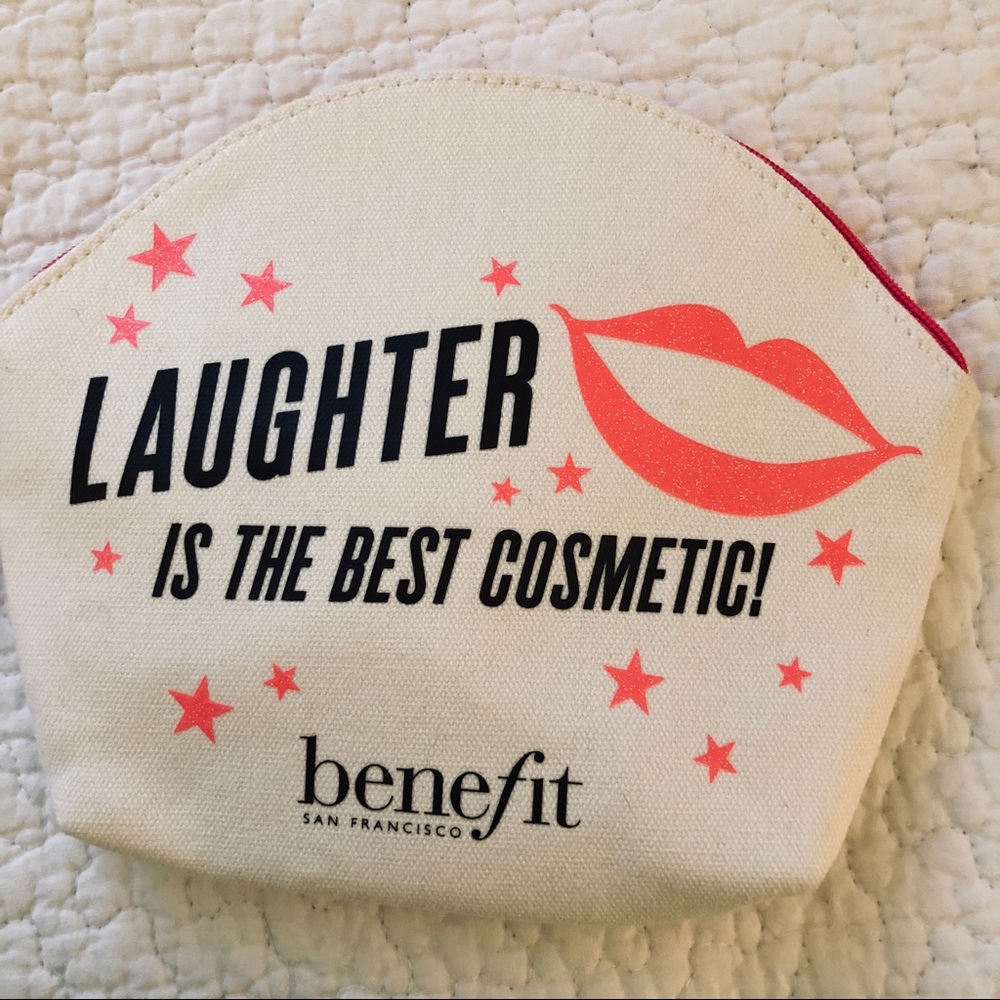 Benefit Cosmetics makeup bag 👄 - Picture 2 of 3